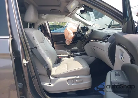 2019 Honda Pilot Touring из США, поврежденный, VIN 5FNYF6H60KB000453